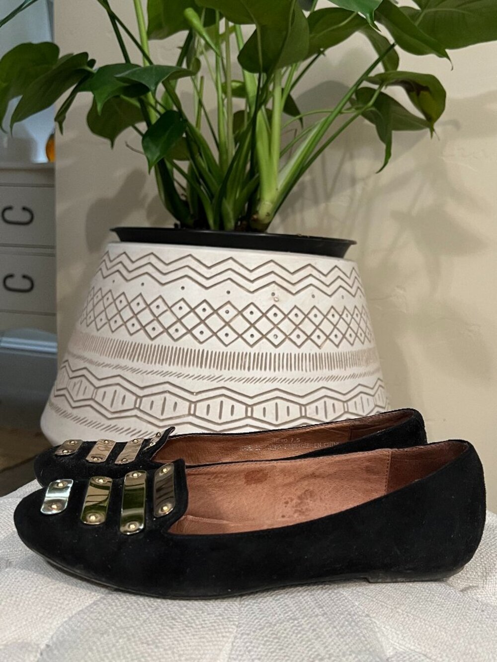 Jeffrey Campbell Flats Size 7.5